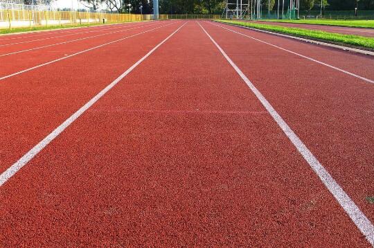 運(yùn)動(dòng)場地面層原料